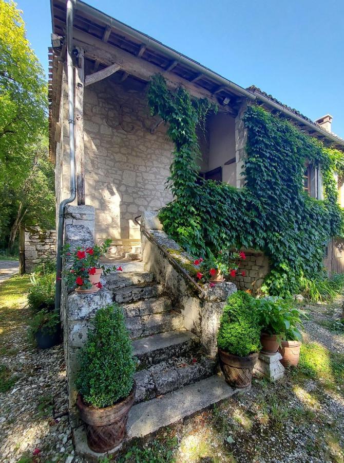 Le Moulin De Bernard Bed and Breakfast Saint-Pantaléon Exteriör bild